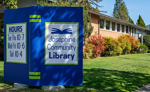 Grants Pass library building
