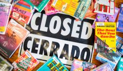 closed/cerrado sign